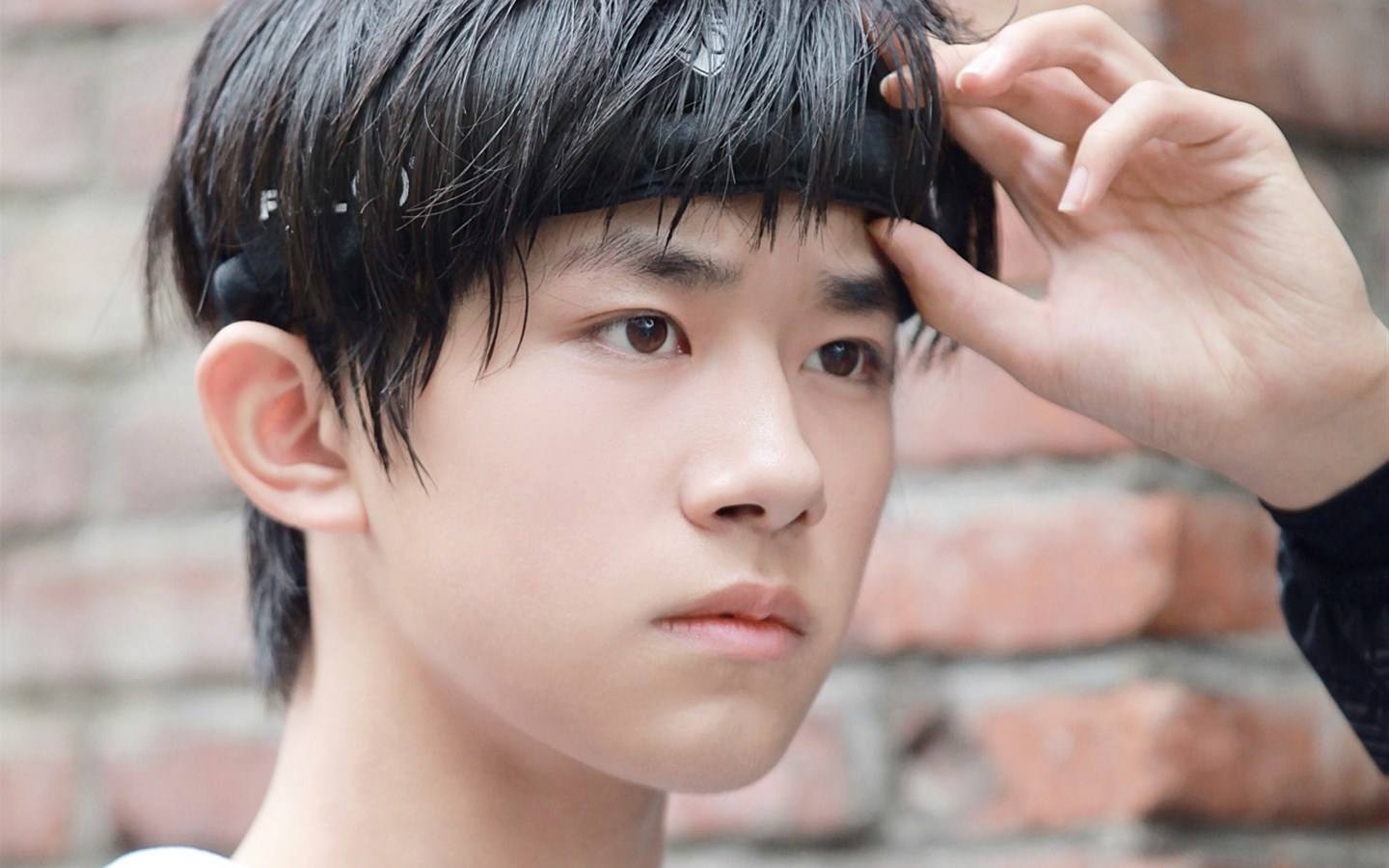 易烊千玺获最具公益影响力明星奖